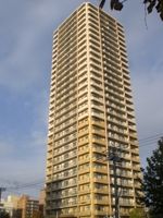 マイアトリア知事公館前