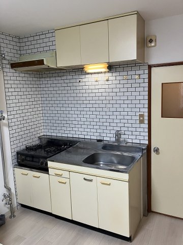 キッチン　ガスコンロ付き