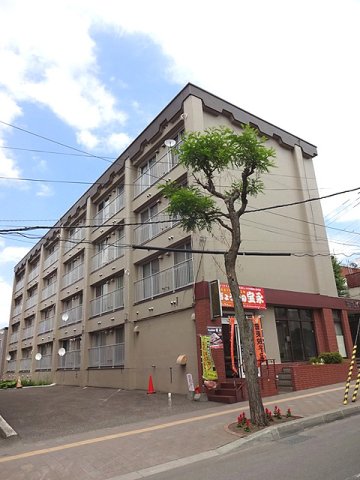 平岸ロイヤルハイツ 外観写真