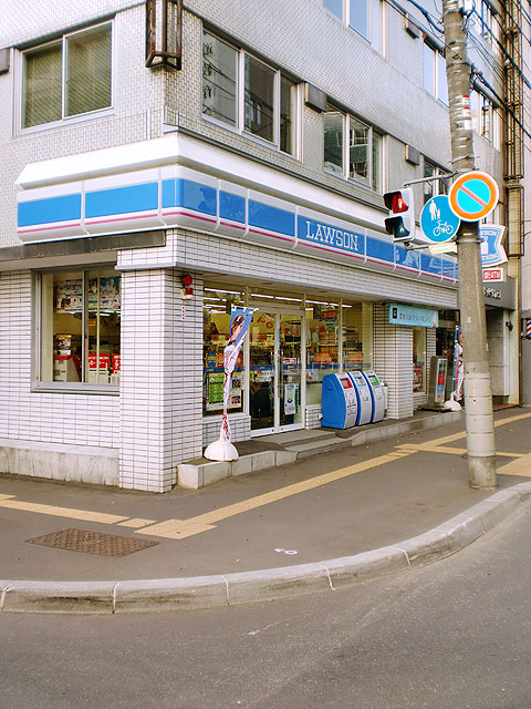 コンビニ　徒歩1分