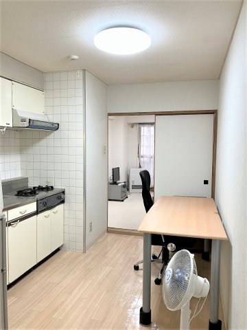 ダイニングキッチン　家具家電付き