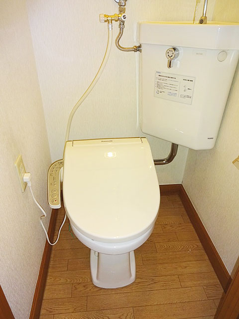 トイレ　シャワー便座