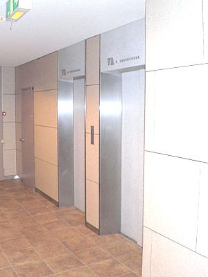 エレベーター２基