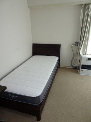 ベッド付き」