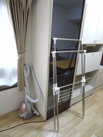 家具家電付き　物干し、掃除機　カーテン
