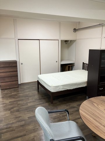 寝室 収納家具付き