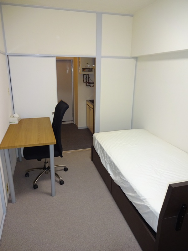 寝室　家具家電付き