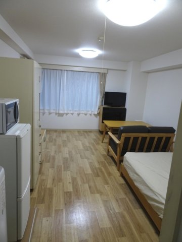 居間リビング 家具家電付き