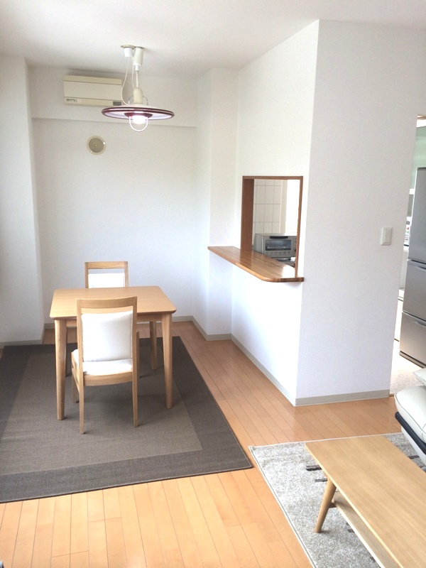 ダイニングルーム　家具家電付き